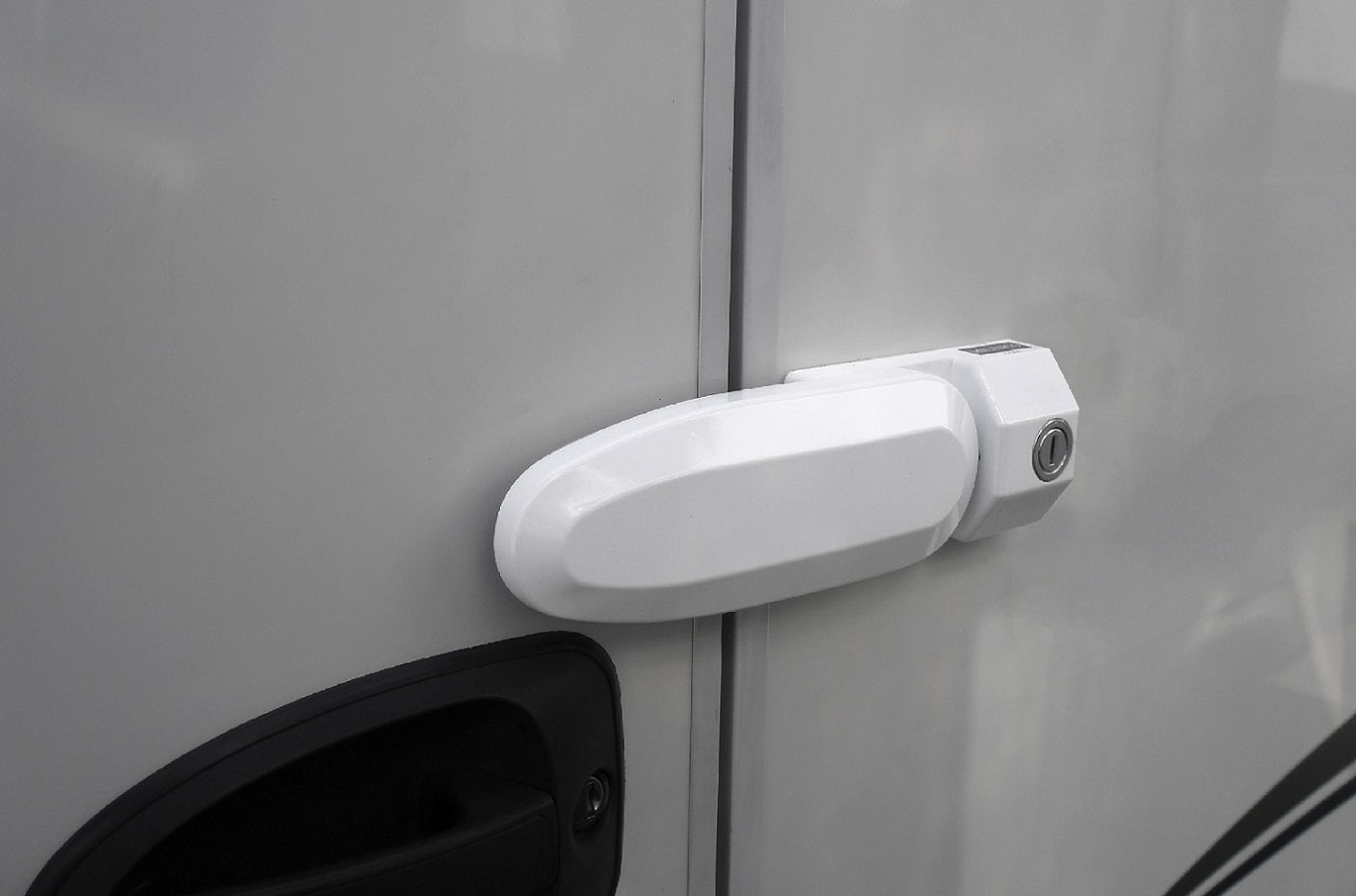 Thule Inside Out Lock G2 Closed Studio