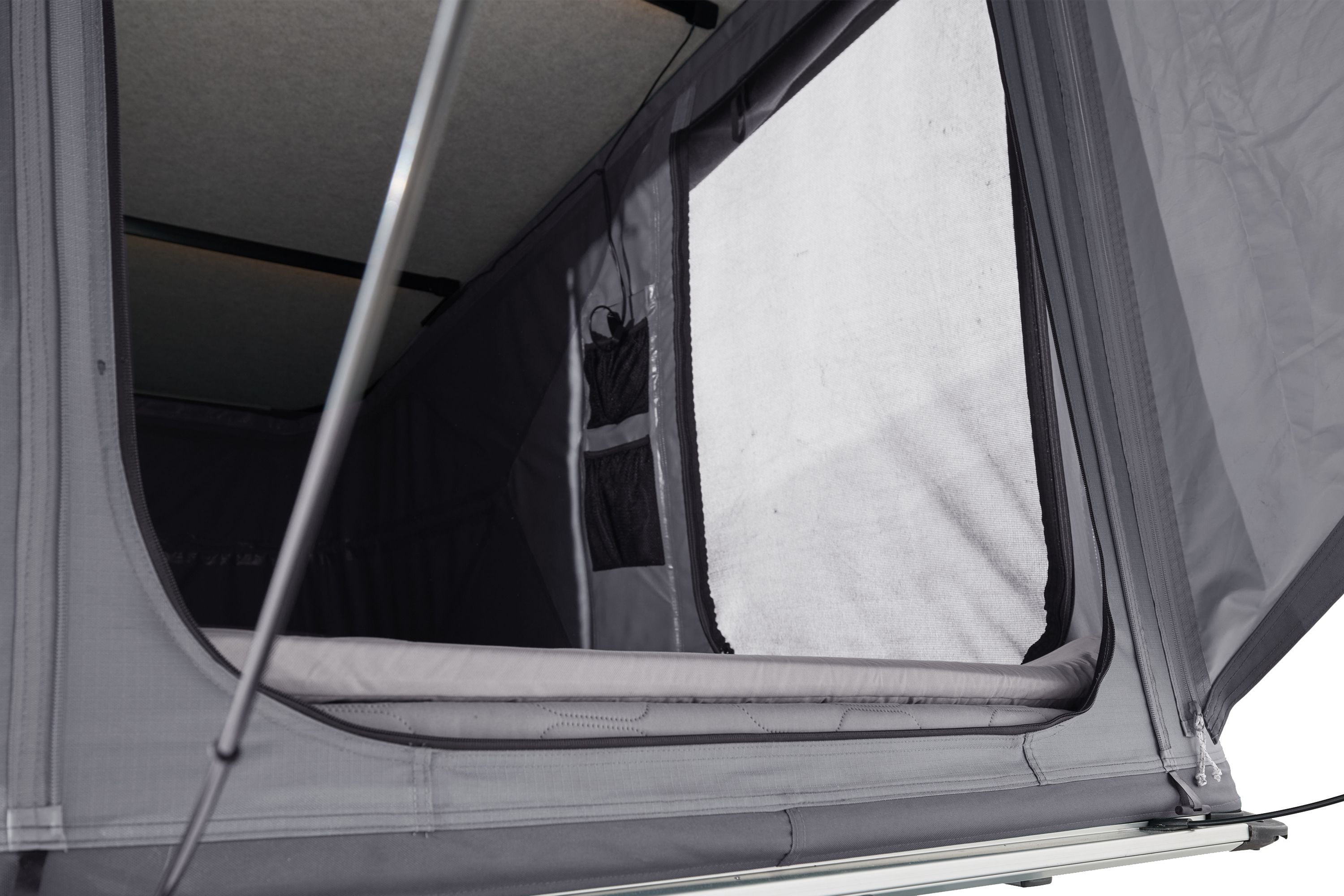 Thule Widesky side door rainfly ashland gray feature