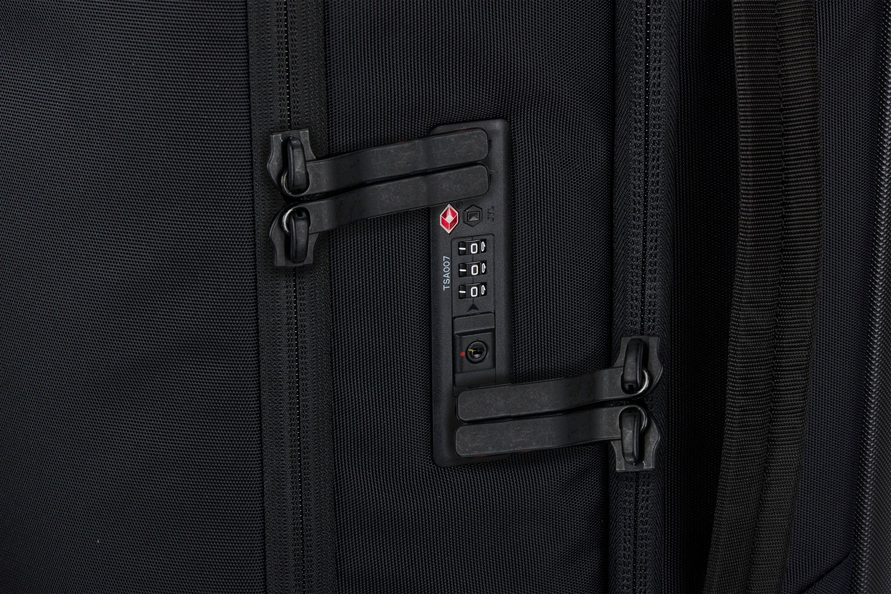 Thule Subterra 2 wheeled duffel TSA lock black
