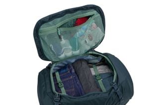 Thule Landmark 40L feature