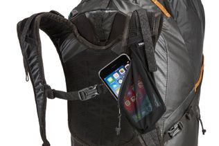 Thule Stir 35L shoulder strap pocket
