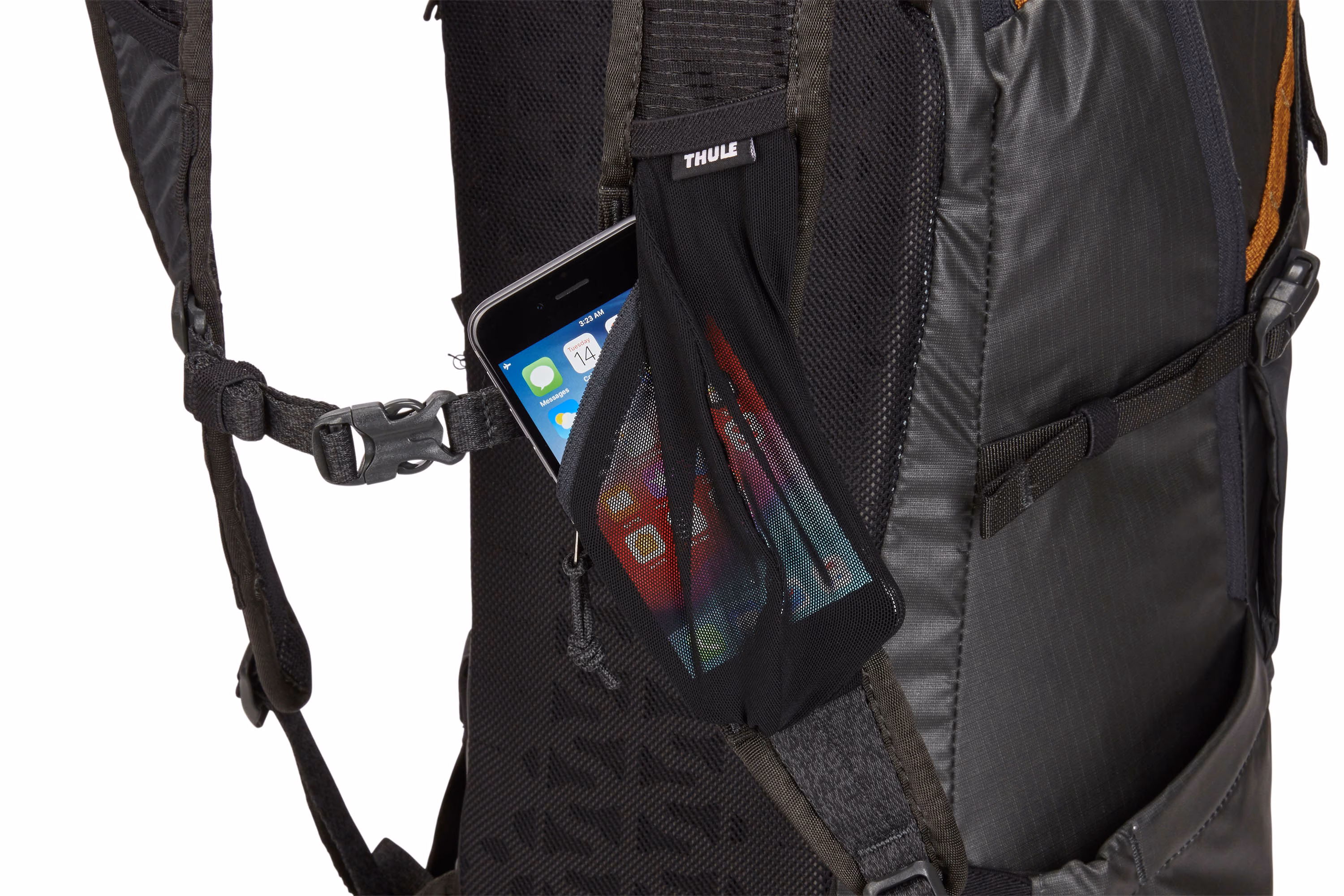 Thule Stir 25L shoulder strap pocket
