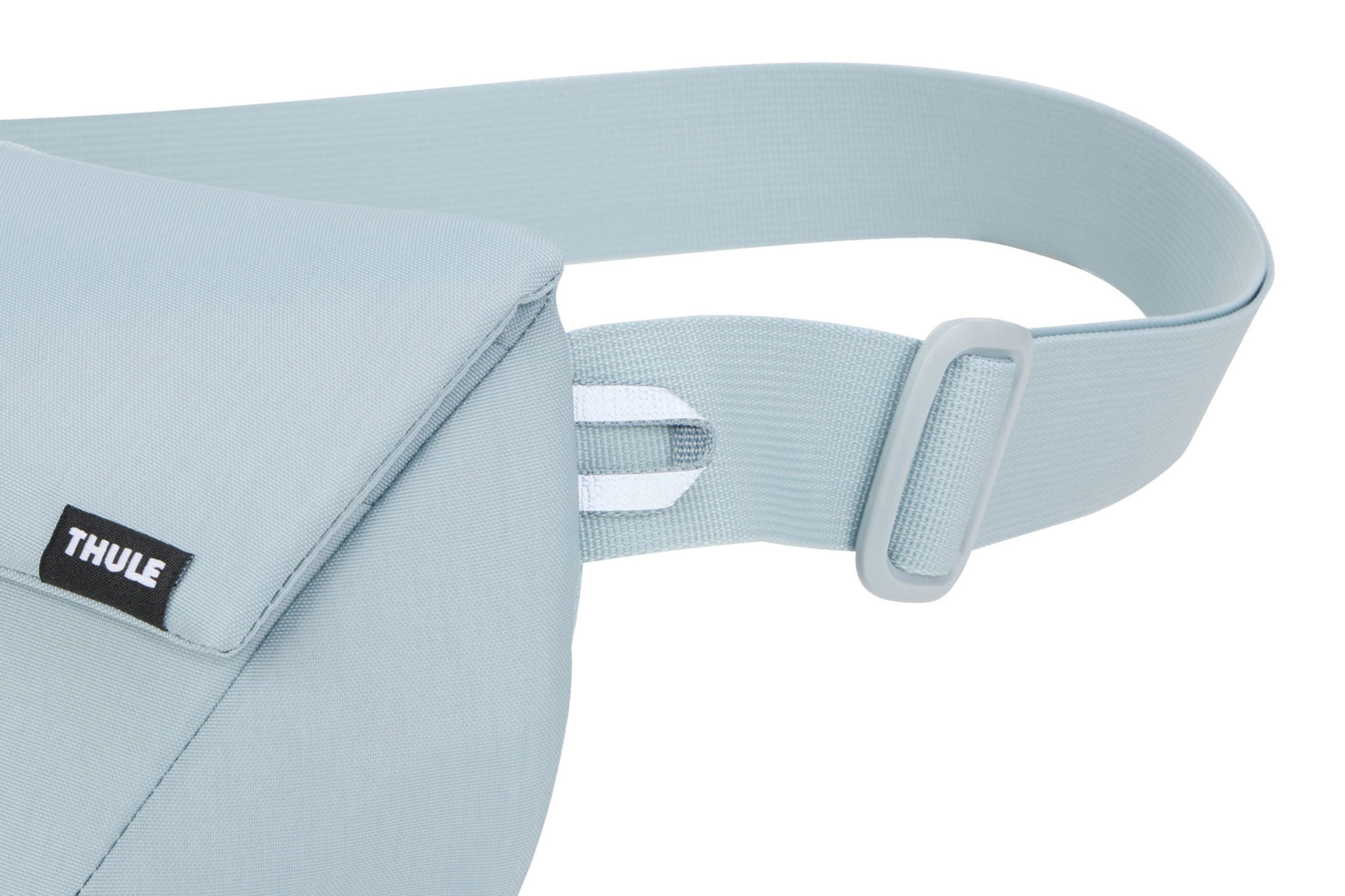 Thule EnRoute sling bag 2L soft blue/darkest blue