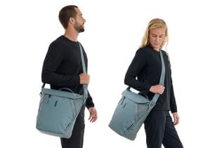Thule Chasm tote with InLock 25L mid blue