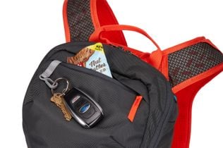 Thule AllTrail 15L zippered lid pocket