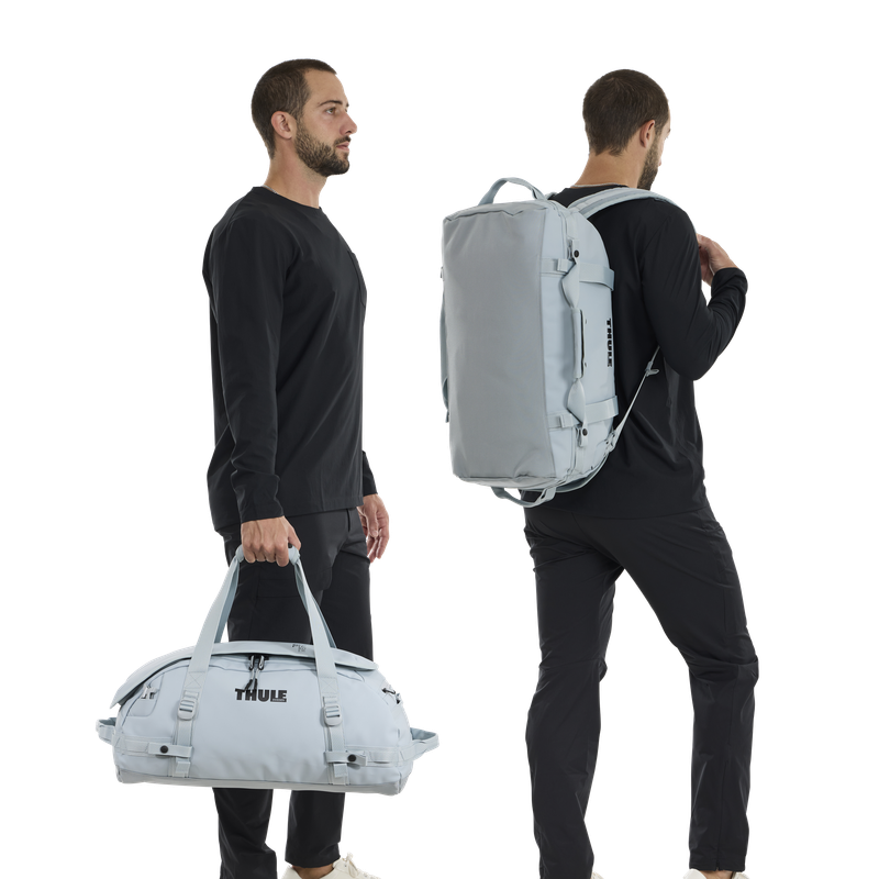 Thule Chasm 40L duffel bag soft blue