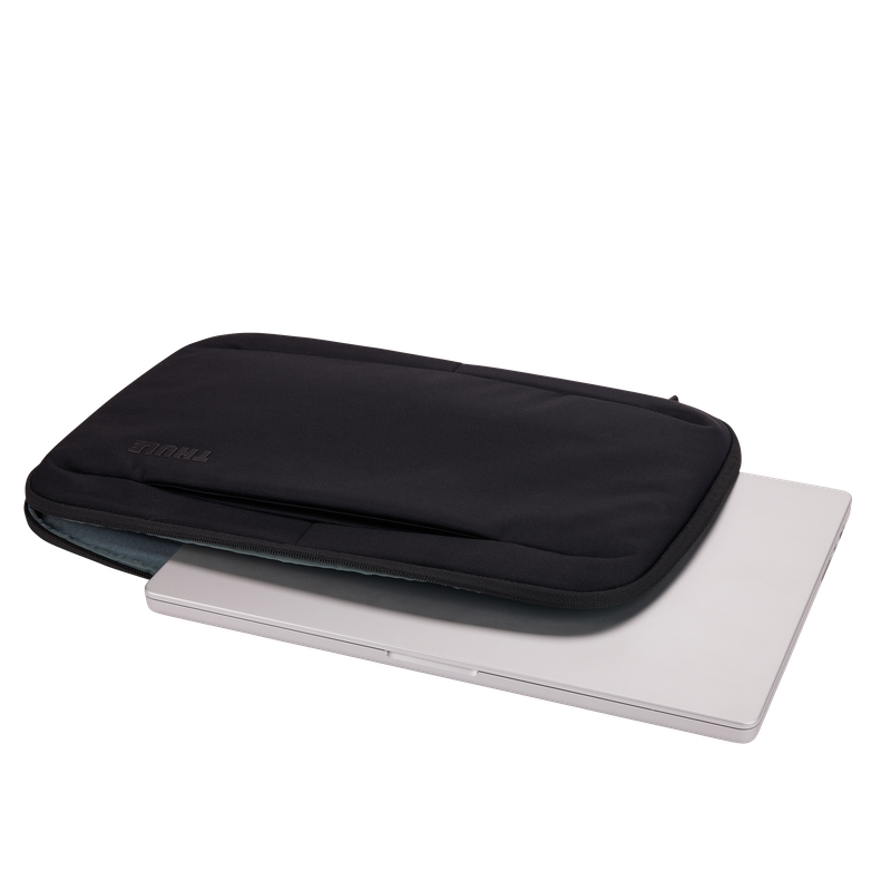 Thule Subterra 2 16'' MacBook sleeve black