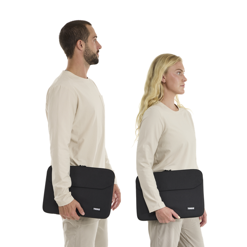 Thule Lithos sleeve MacBook Pro 16'' black