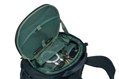 Thule Landmark 60L feature