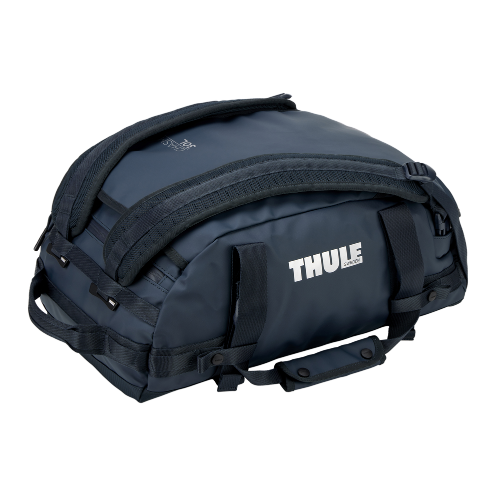 Thule Chasm 30L duffel bag darkest blue