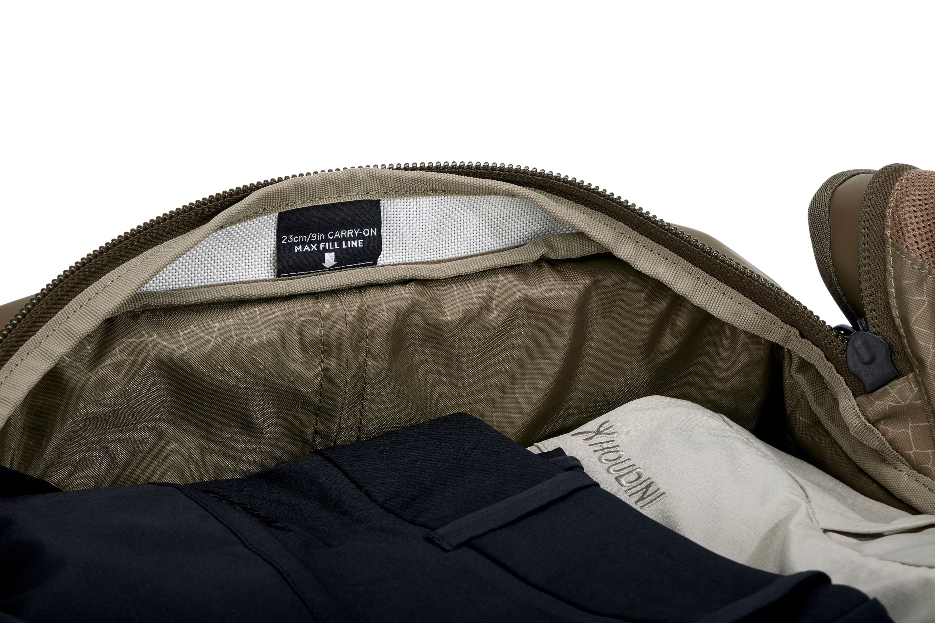 Thule Chasm carry on deep khaki