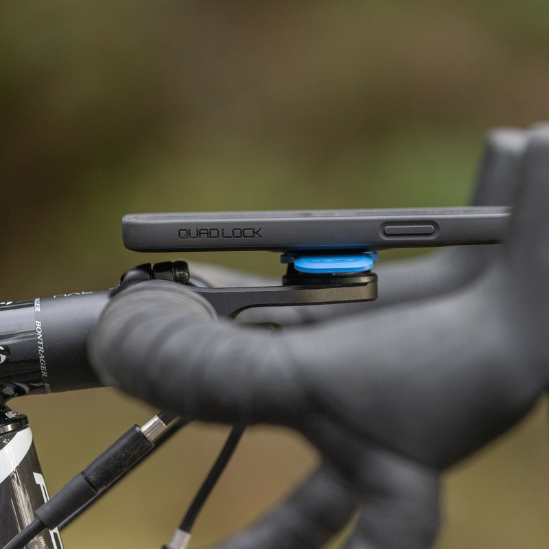 Quad Lock out front mount pro op het stuur.