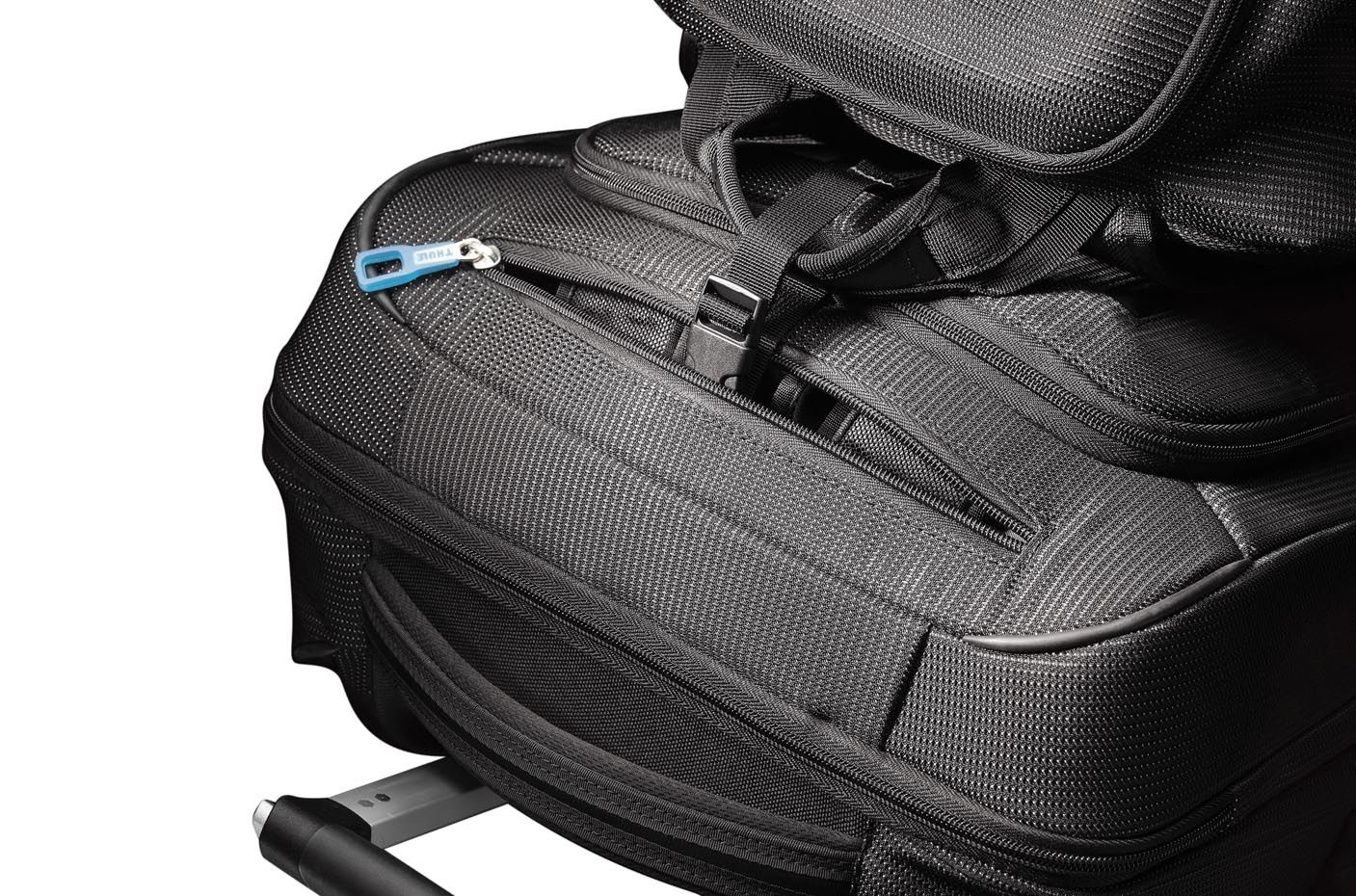 Thule Crossover 56cm/22" Rolling Carry-On