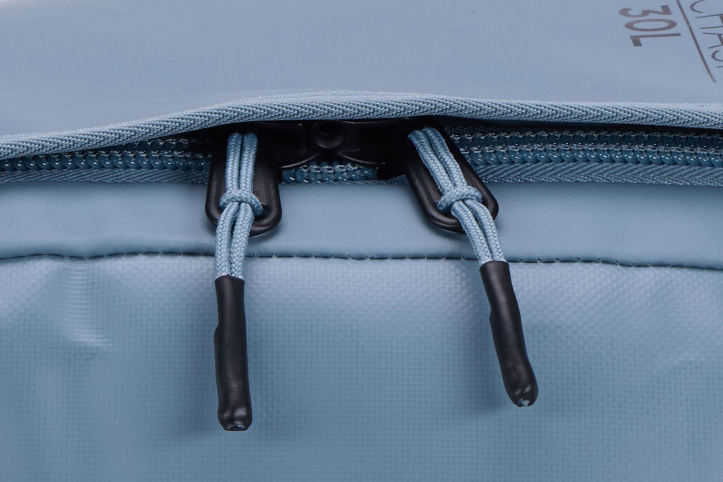 Thule Chasm 30L duffel pond gray