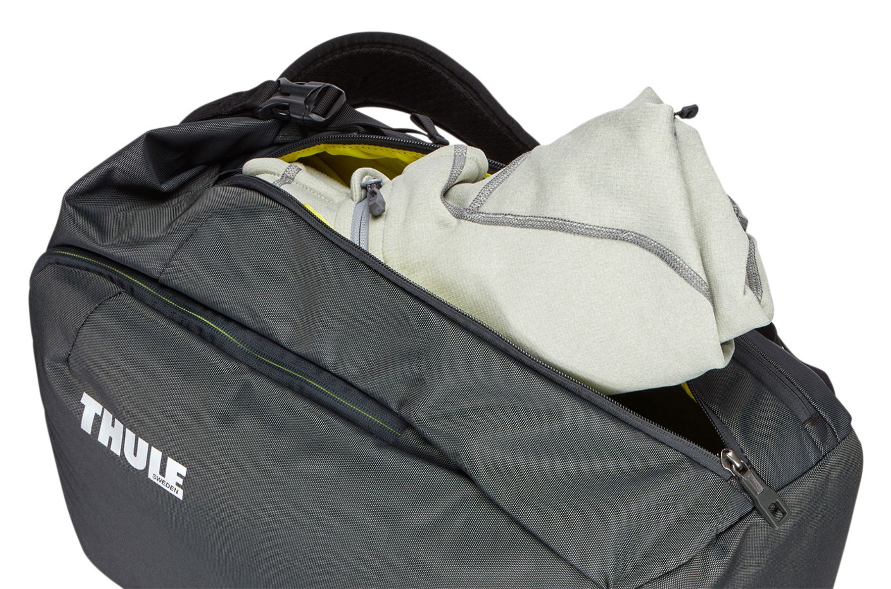 thule subterra travel backpack