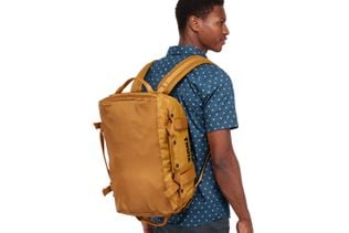 Thule Chasm 30L duffel golden