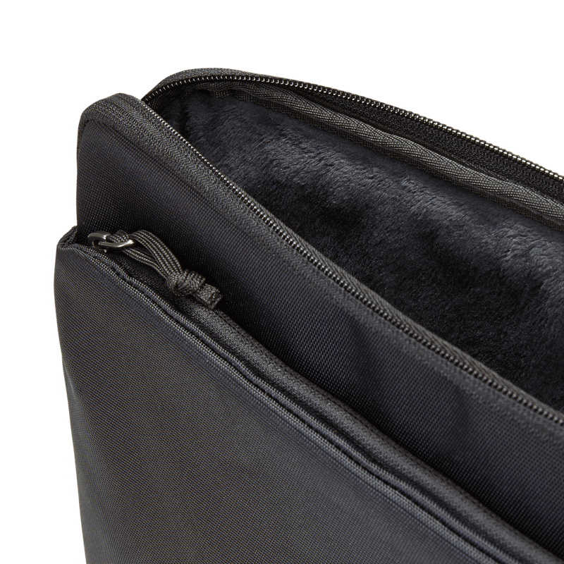 Thule Subterra sleeve MacBook® 16" black