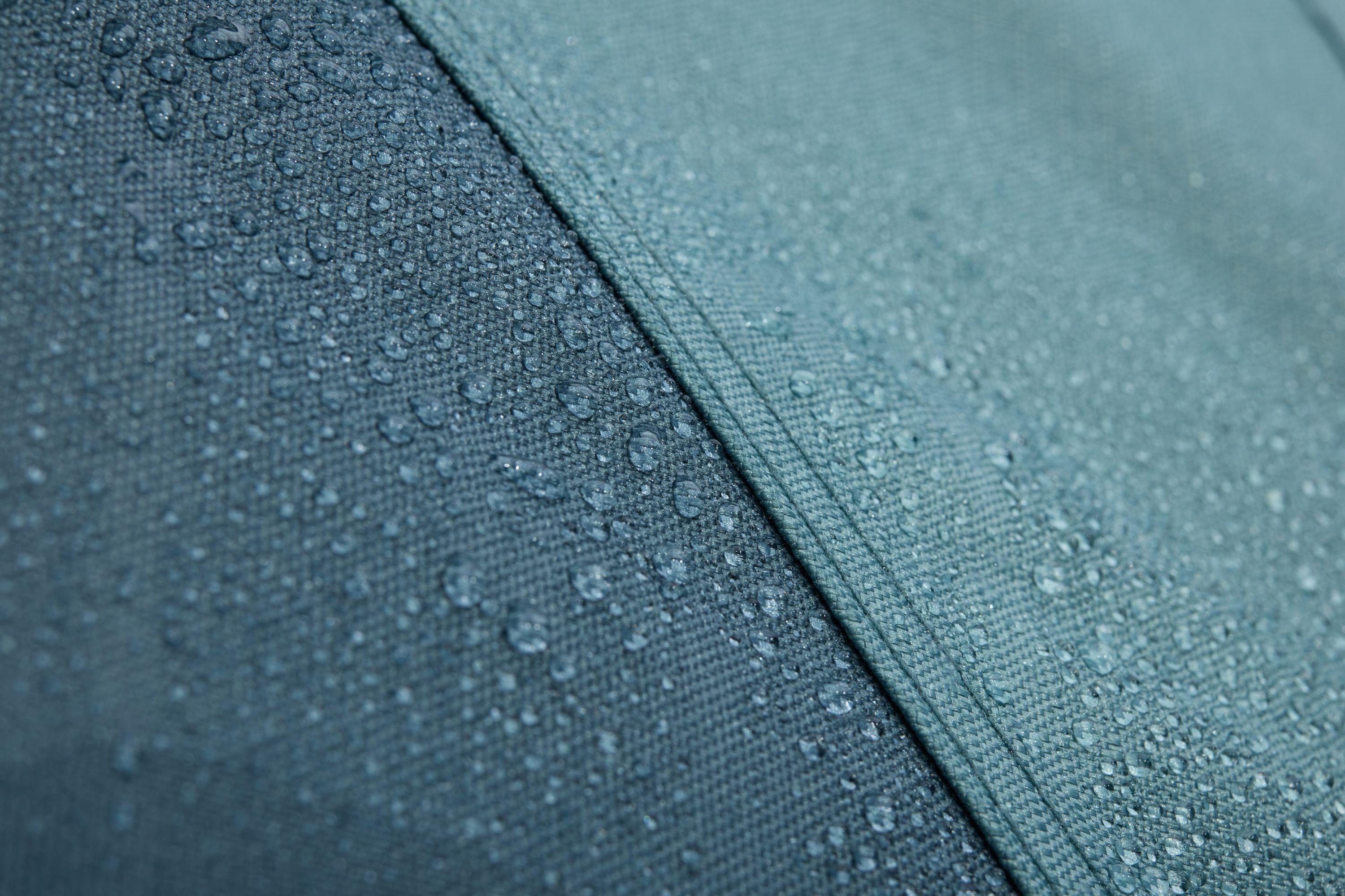 Thule Approach 2 feature dark slate