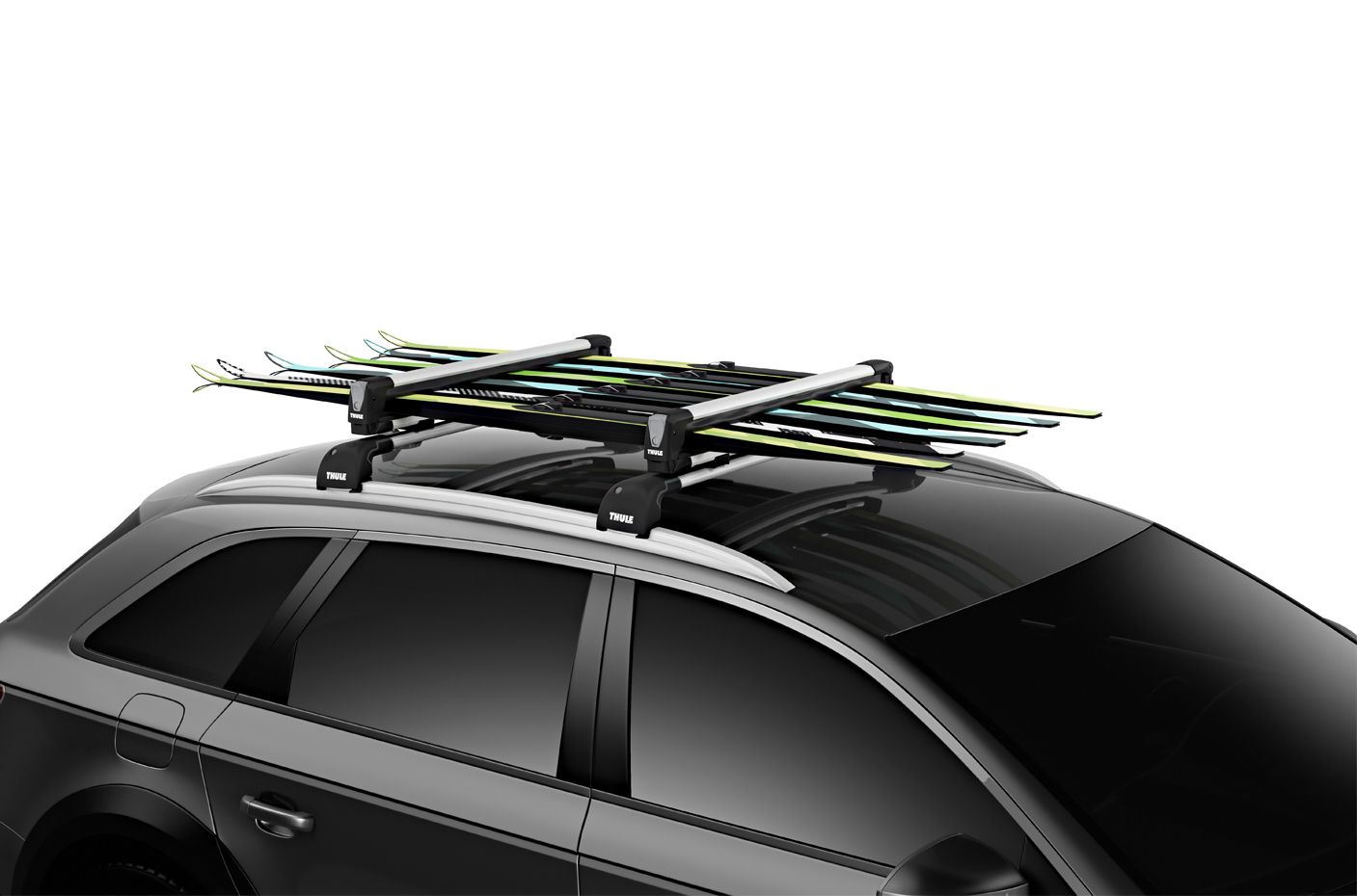 Thule SnowPack on car and 6 skies