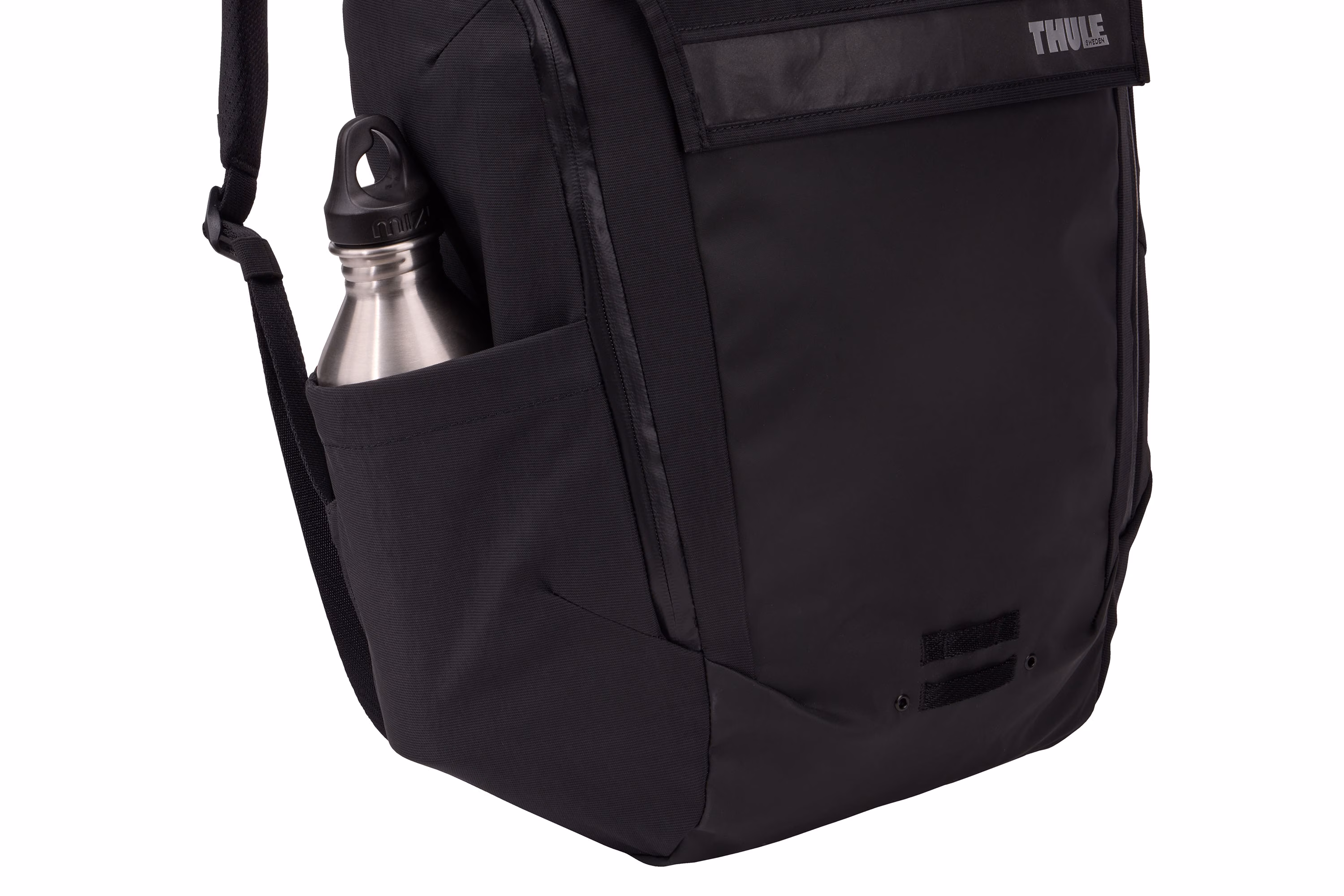 Thulke Paramount commute bike backpack 28L feature