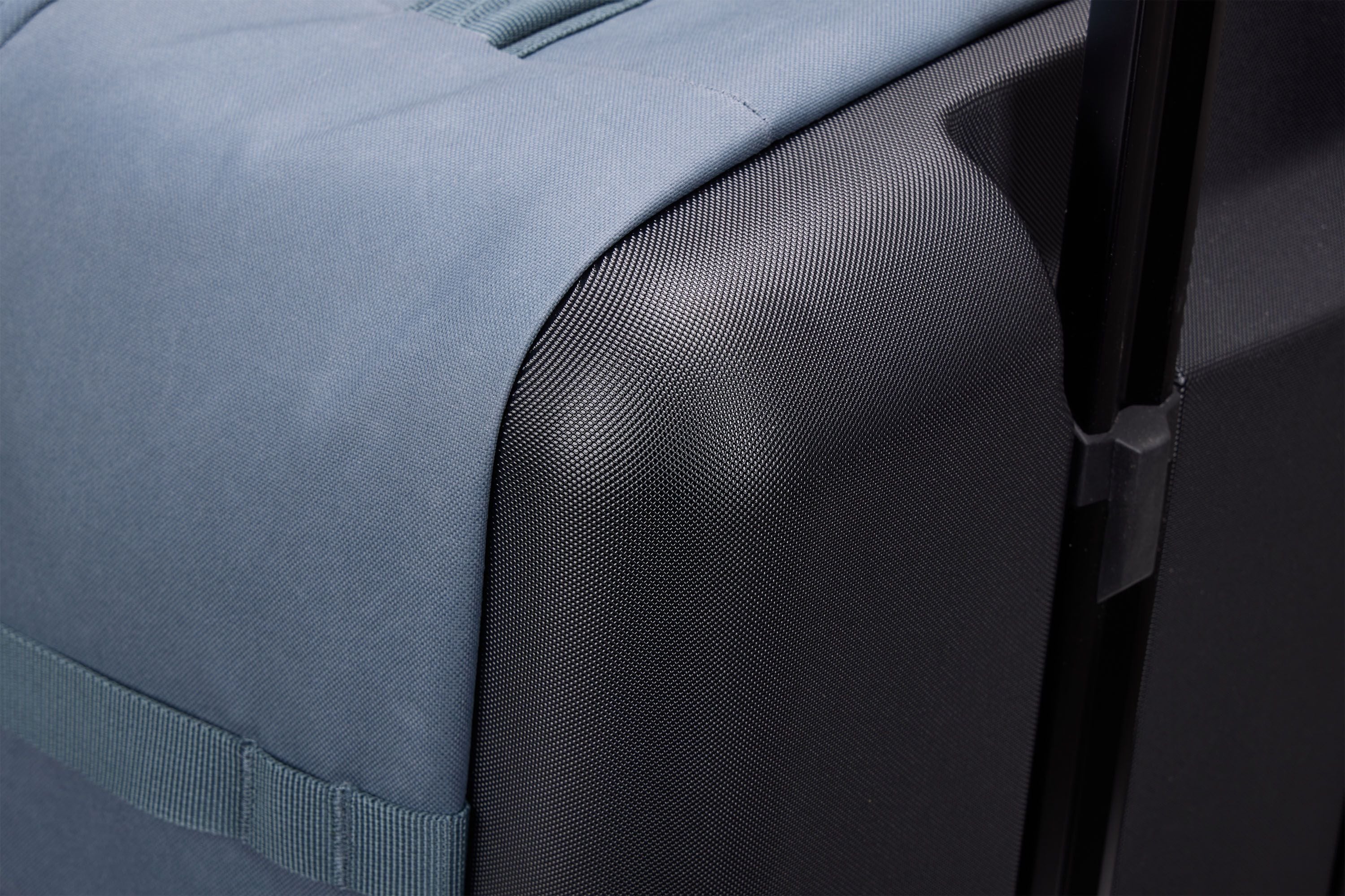 Thule Aion wheeled duffel 70cm/28" dark slate