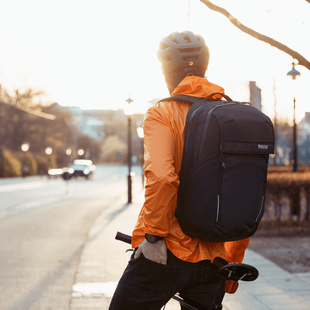 Mochila de viaje THULE Paramount resistente al agua de 27 L con funda para  portátil