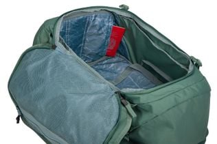 Thule Landmark 60L feature