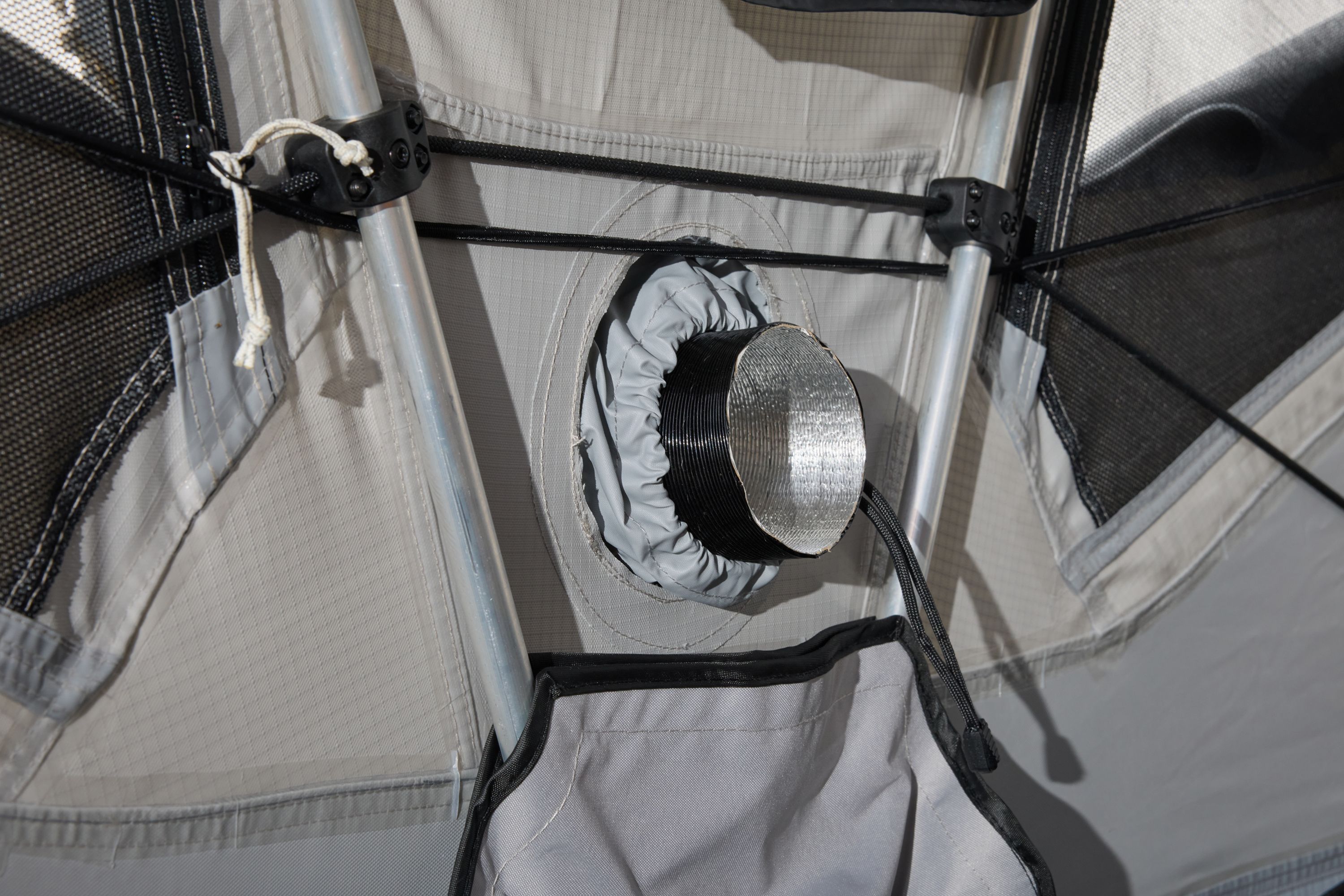 Thule Approach 2 feature dark slate