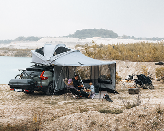 Thule Approach 2 taktelt satt opp med markise ved vannet