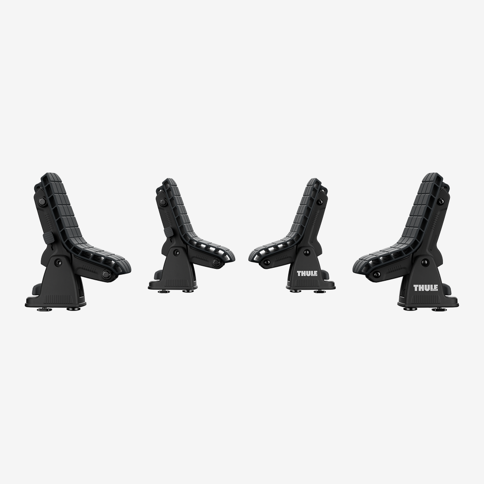 Ein Surfbrett-Träger vor grauem Hintergrund. 