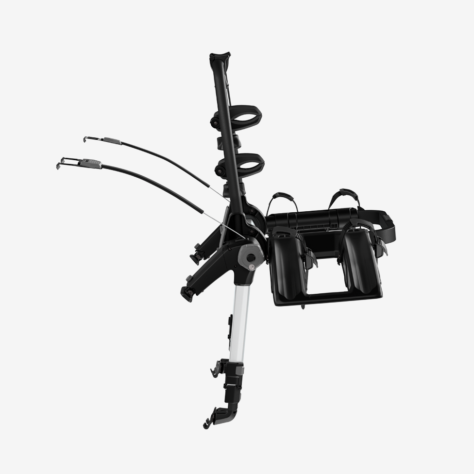 Ein Fahrradheckträger vor grauem Hintergrund. 