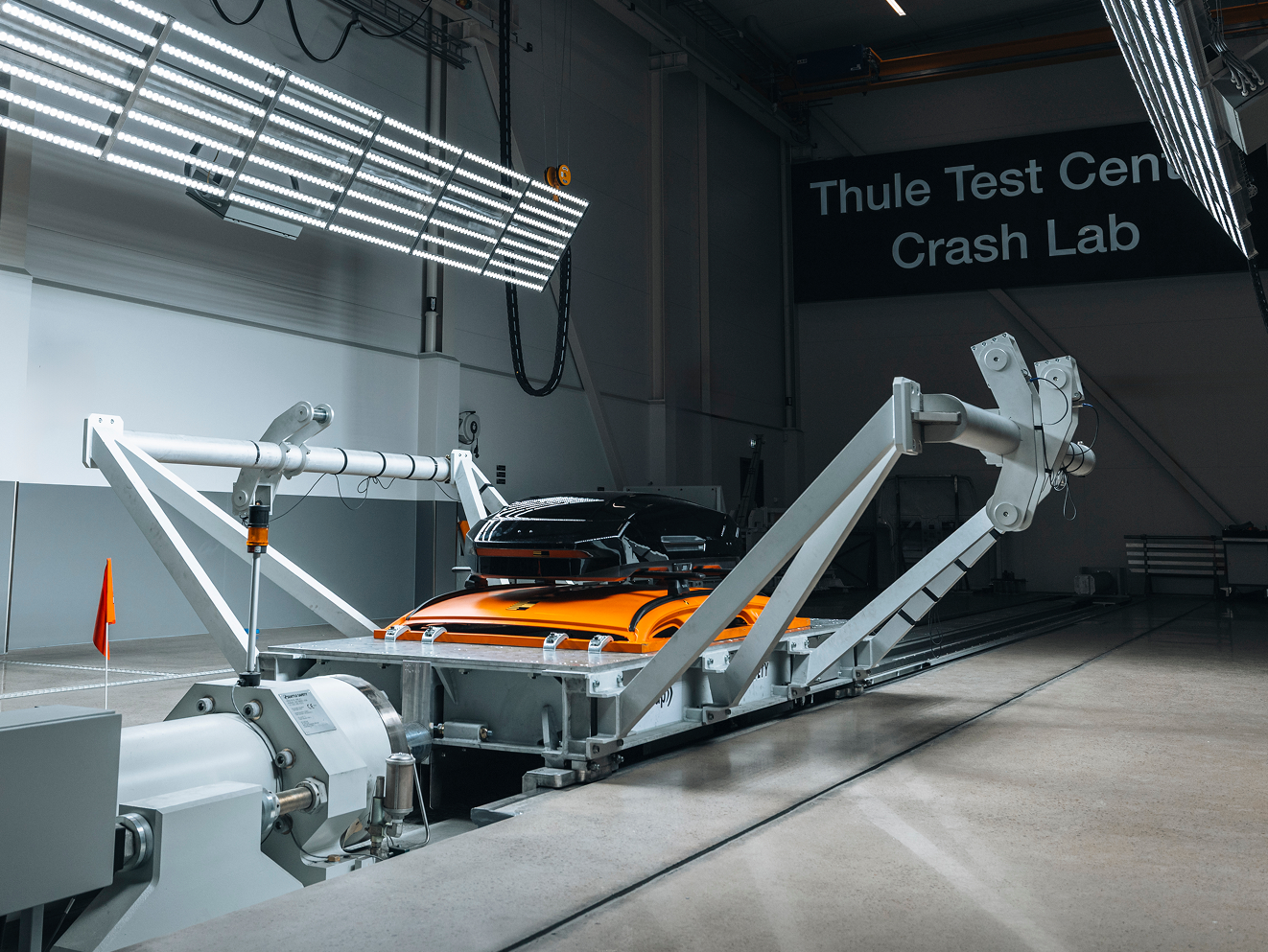  Roof box crash testing at the Thule Test Center Crash Lab, demonstrating safety and durability validation under controlled impact conditions.