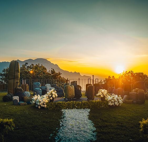 Alle Thule-veskene fra filmen Uutpakkede eventyr, samles til bryllupsscenen i vakre Amalfi i Italia.