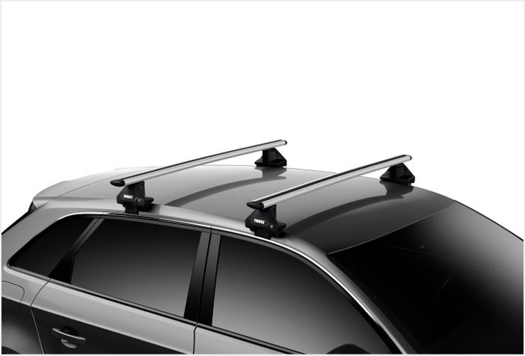 Close up of the Thule Evo WingBar complete roof rack system